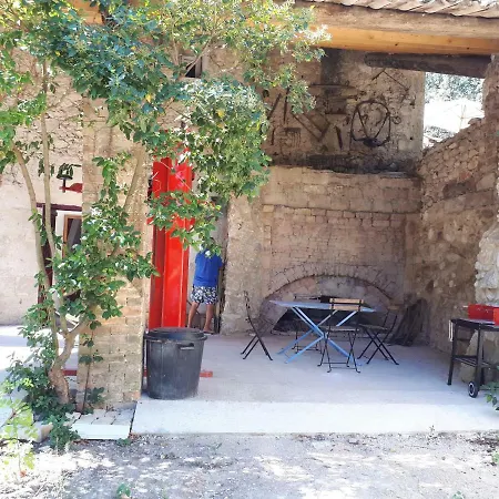 Moulin A Huile Vila Pujaut
